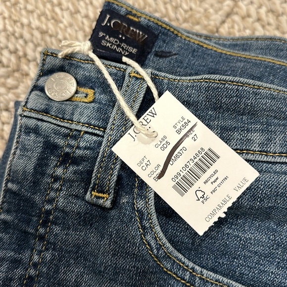 J. Crew 9" mid-rise skinny jean in signature stretch - Picture 2 of 2